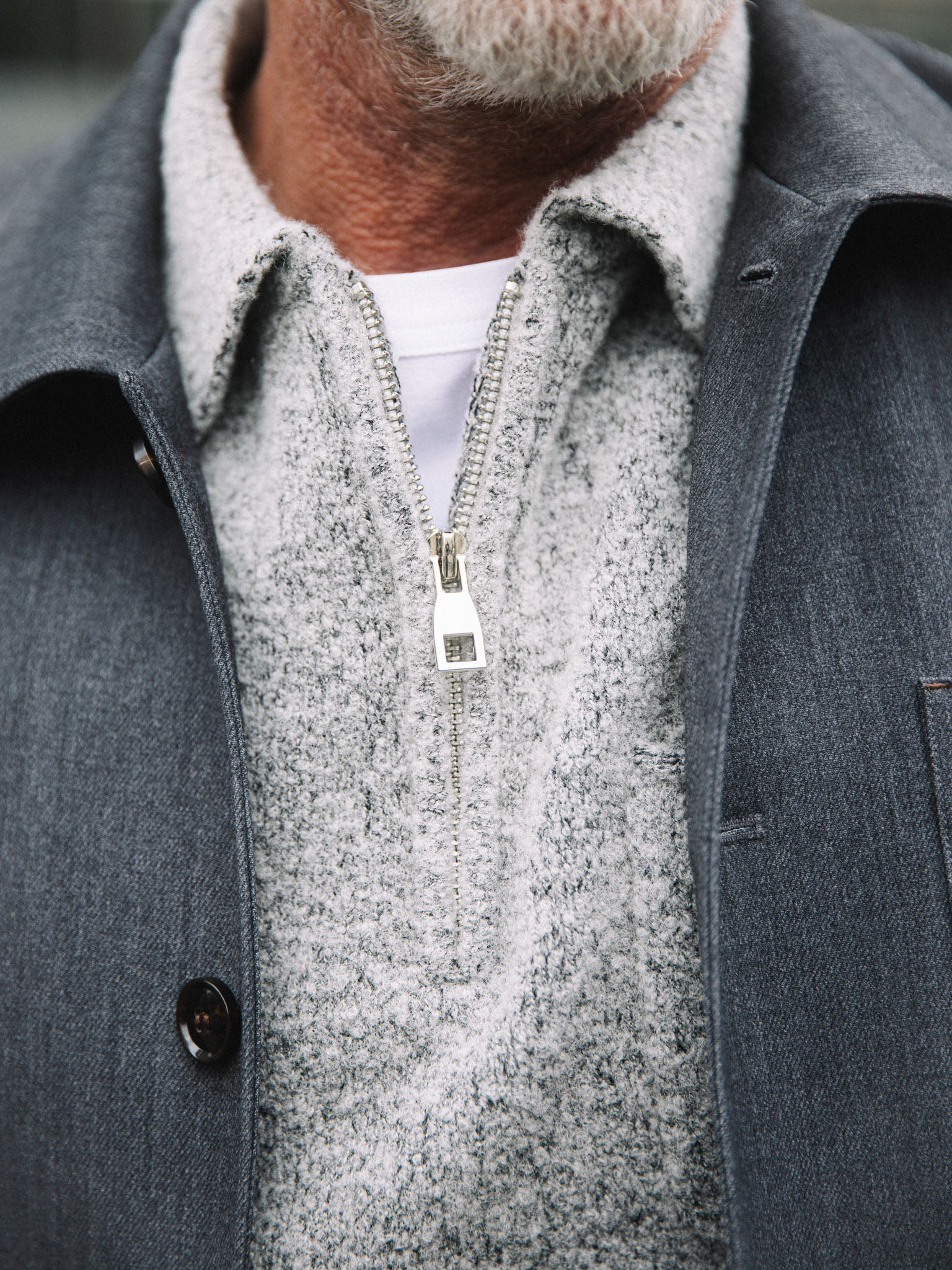 Modelshot / Light Grey / Detail